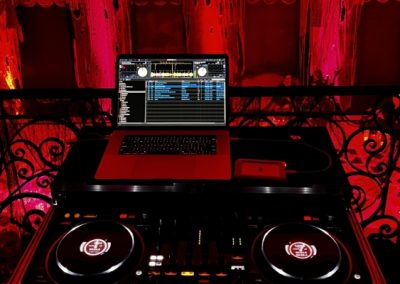 Corporate Party DJ Yager Entertainment 400x284 - Yager Entertainment Orlando